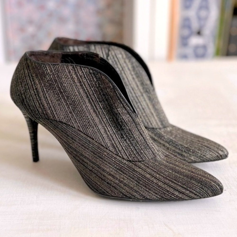 [Stuart Weitzman] HeistUp Brass Licorice Split Front Stiletto Narrow Ankle Boot